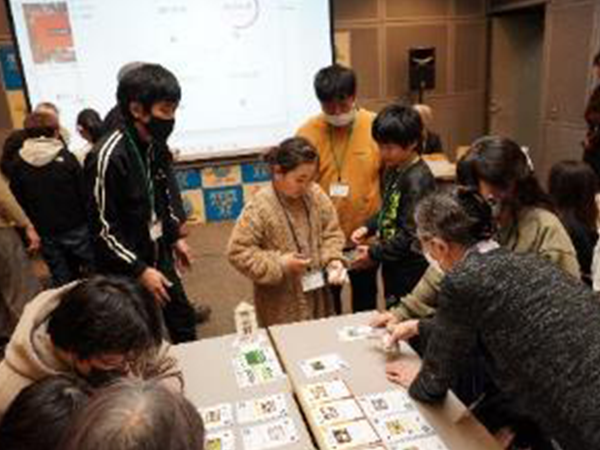 写真:カードゲーム11